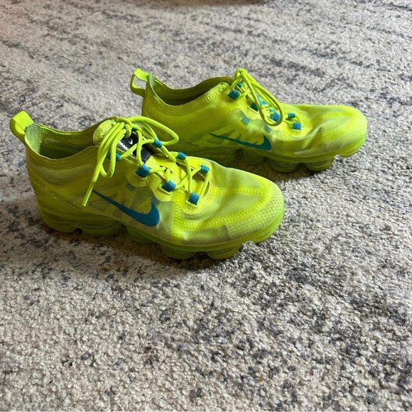 Nike Women’s VaporMax Plus Shoes - Neon Green and Blue - Picture 2 of 6